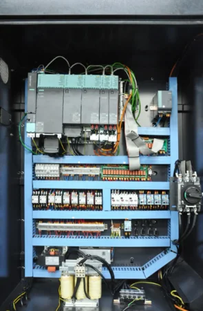 Пятиосевой фрезерный обрабатывающий центр IRT-KDVM1060VC