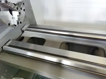 Токарный станок с ЧПУ IRT HTM200-700