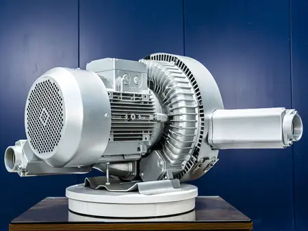 Воздуходувка двухступенчатая IRV-X004-059 (520 м³/ч, 5,5 кВт)