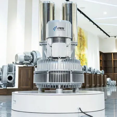 Воздуходувка двухступенчатая IRV-X004-076 (2050 м³/ч, 15 кВт)