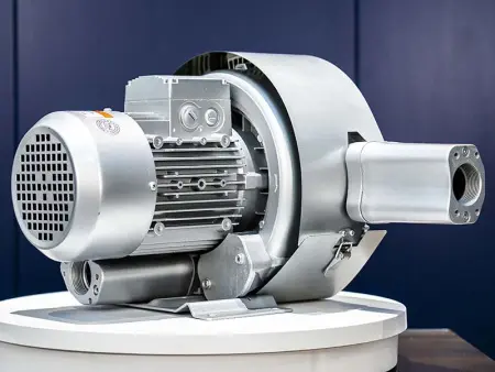 Воздуходувка двухступенчатая IRV-X004-020 (150 м³/ч, 2,2 кВт)