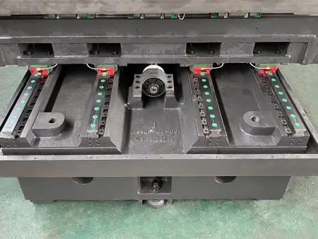 Вертикальный фрезерный обрабатывающий центр VMC1580