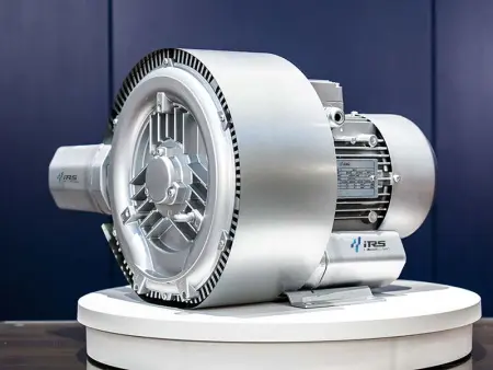 Воздуходувка двухступенчатая IRV-X004-020 (150 м³/ч, 2,2 кВт)