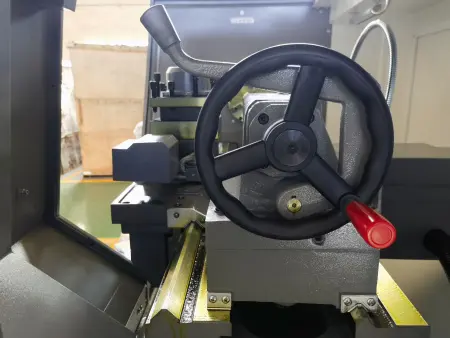 Токарный станок с ЧПУ IRT HTM200-700