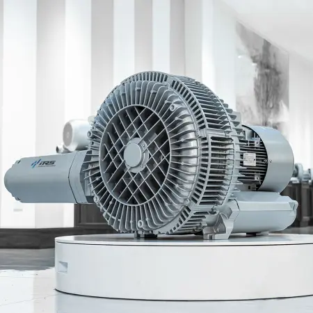 Воздуходувка двухступенчатая IRV-X004-068 (1110 м³/ч, 12,5 кВт)