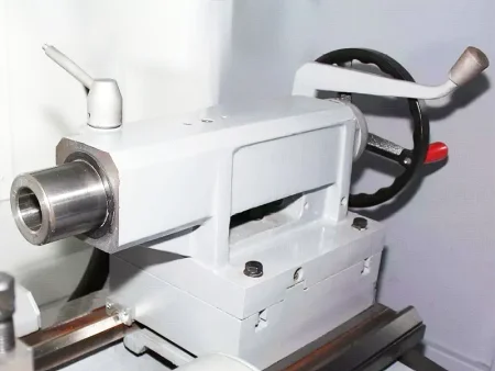 Токарный станок с ЧПУ IRT HTM200-700