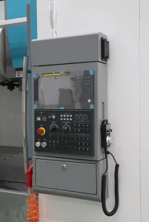 Пятиосевой фрезерный обрабатывающий центр IRT-KDVM1060VC