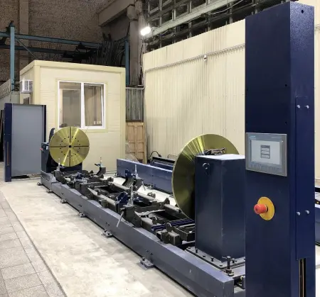 Одноосевой с задней бабкой