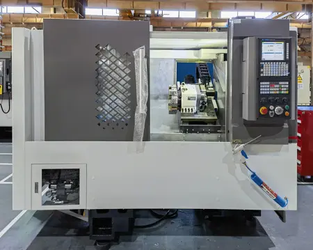 Токарный станок с наклонной станиной с ЧПУ IRT-iT 35