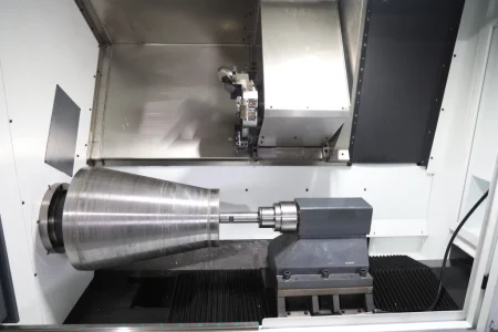 CBH-LSH1550 Крупногабаритный однороликовый станок для ротационной вытяжки металла с ЧПУ