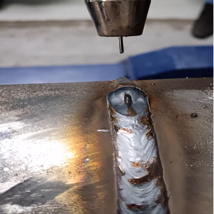 Сварка в три прохода, кромки с разделкой 30 °С и зазором 1,2 мм