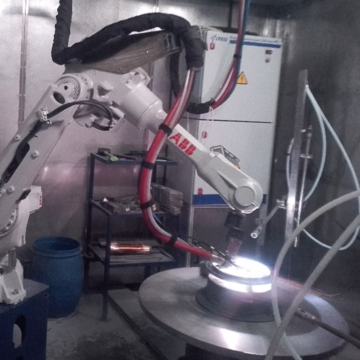 Пример работы роботизированного комплекса для MIG/MAG сварки поперечин рам карьерных самосвалов