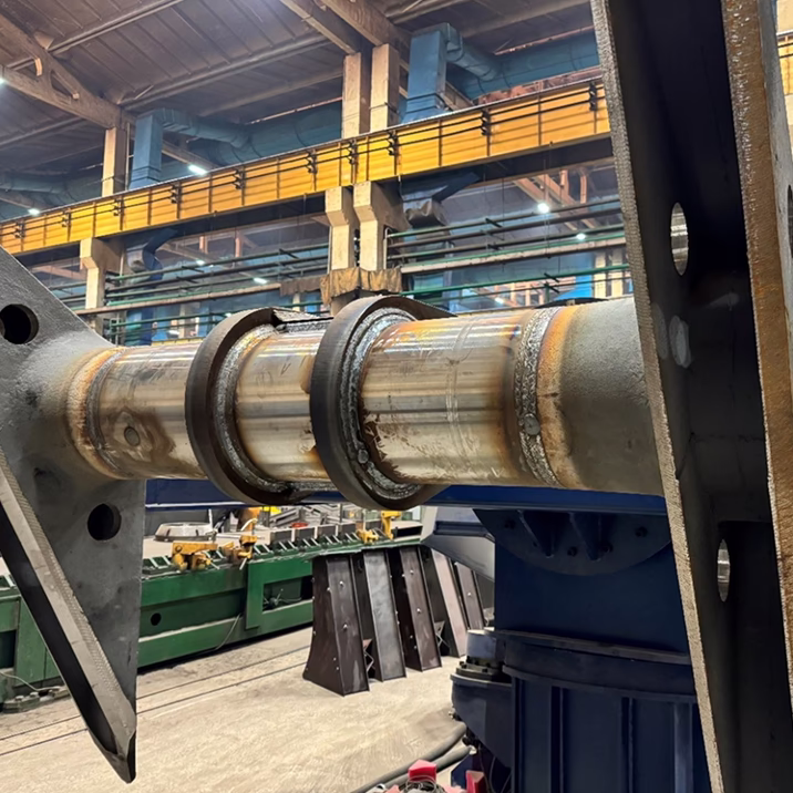 Пример работы роботизированного комплекса для MIG/MAG сварки поперечин рам карьерных самосвалов