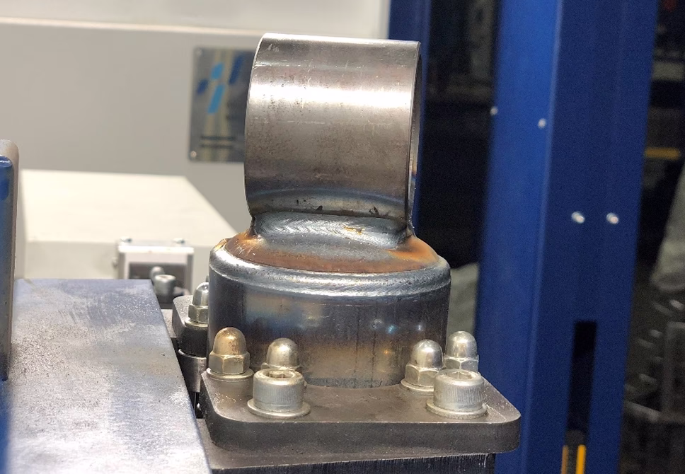 Корпус амортизатора после сварки на роботизированном комплексе для MIG/MAG сварки штоков и корпусов амортизаторов