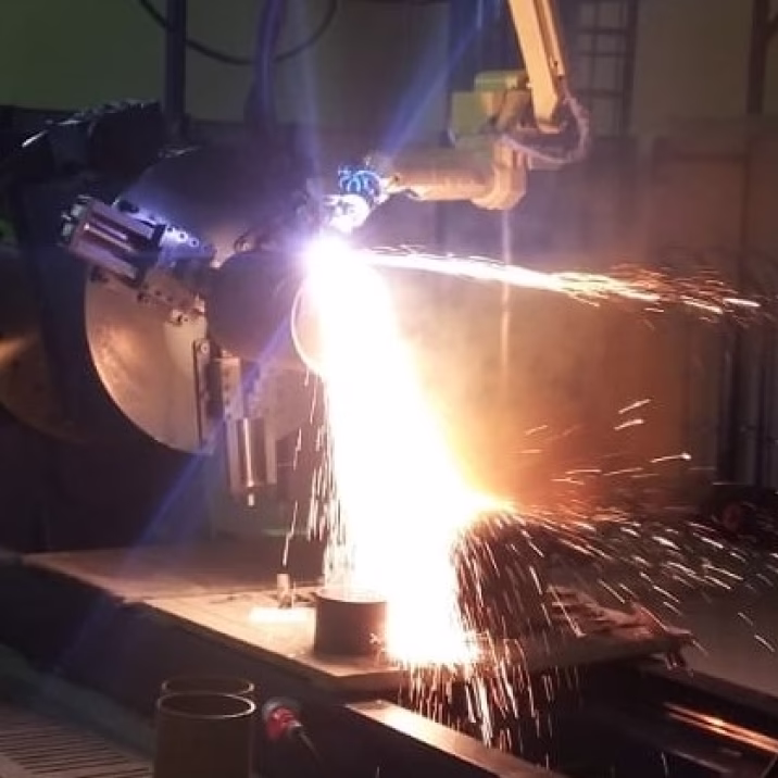 Плазменная резка деталей на роботизированном комплексе