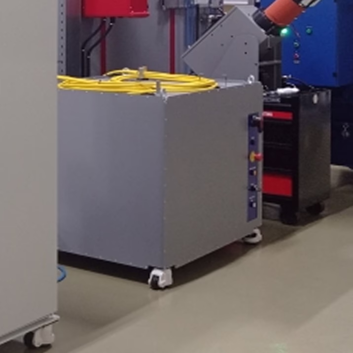 Иттербиевый волоконный непрерывный лазерный источник с возможностью модуляции в комплексе пескоструйной обработки