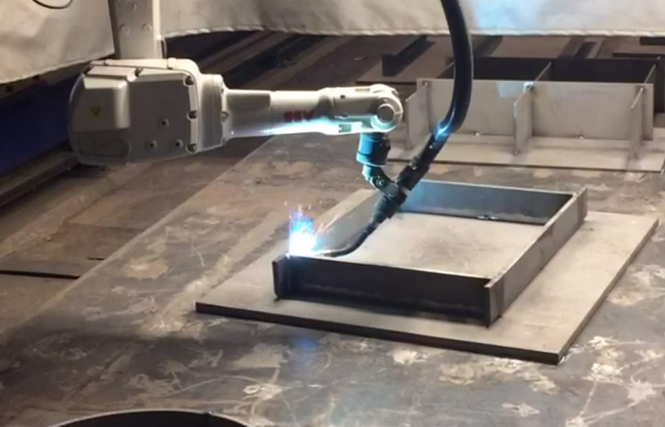 Контроллер промышленного робота РТК лазерной сварки