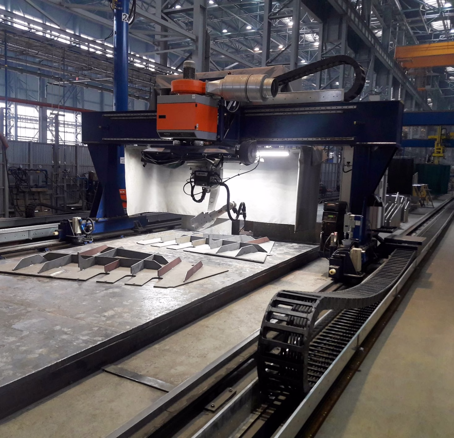 Роботизированный комплекс сварки судостроительных конструкций