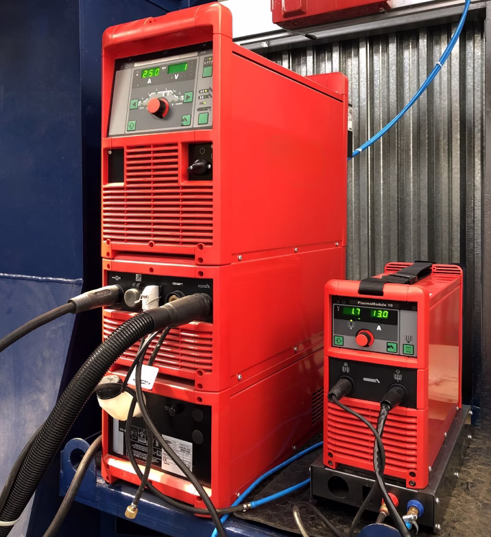 Сварочный источник с плазмомодулем Роботизированного сварочного комплекса для аэрокосмической промышленности