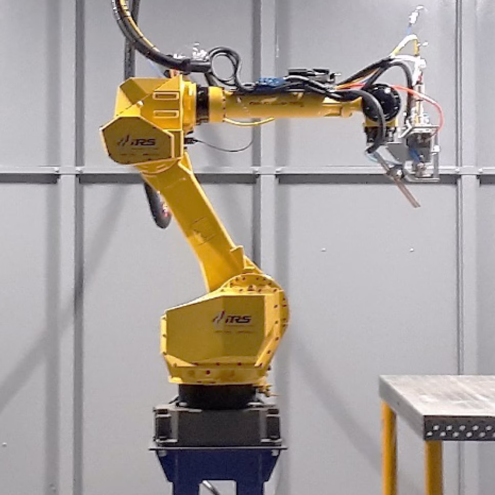 Промышленный робот-манипулятор Роботизированного сварочного комплекса для нужд атомной промышленности