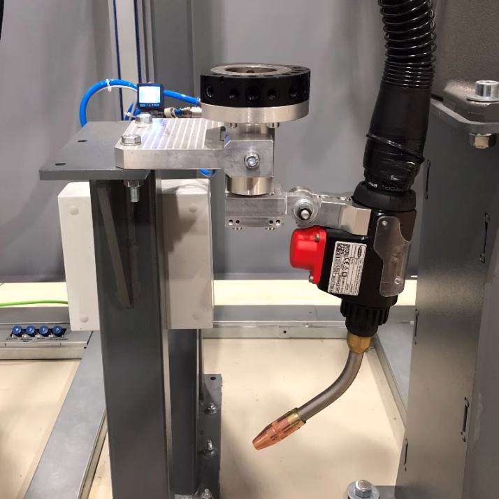 Cварочная MIG/MAG горелка роботизированного комплекса для TIG и MIG/MAG сварки