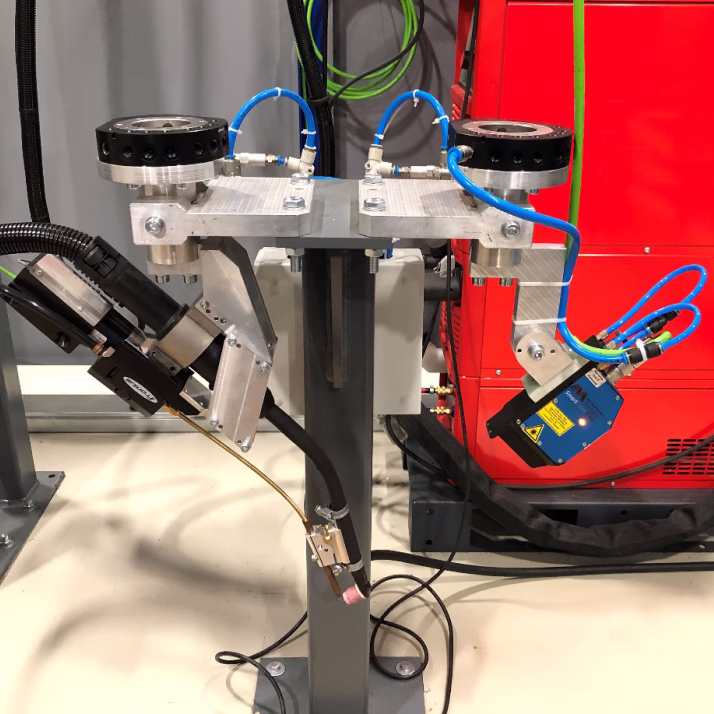 Cварочная TIG горелка и лазерный датчик роботизированного комплекса для TIG и MIG/MAG сварки